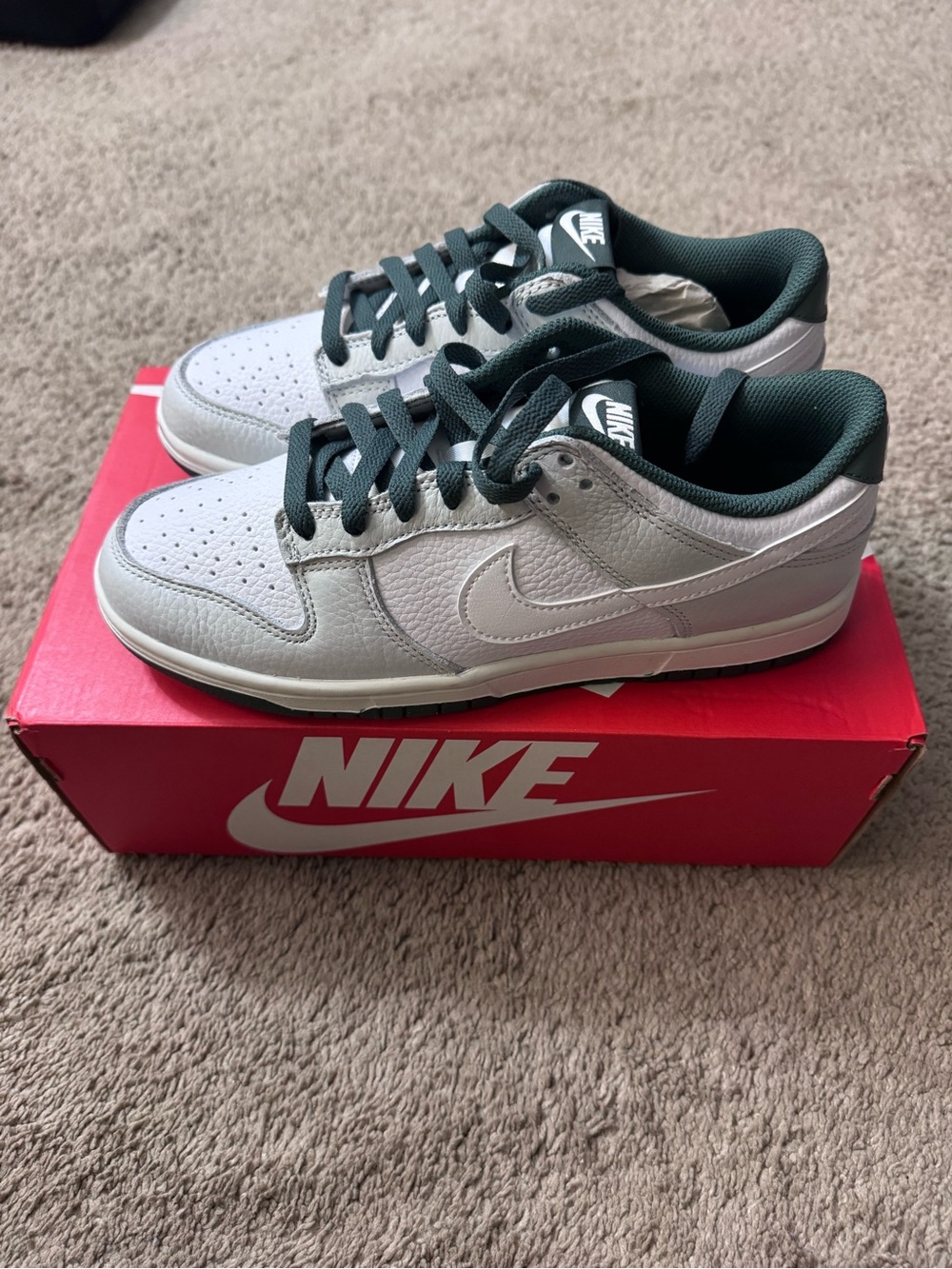 Men Low-Top Sneakers in Light Gray and Dark Green